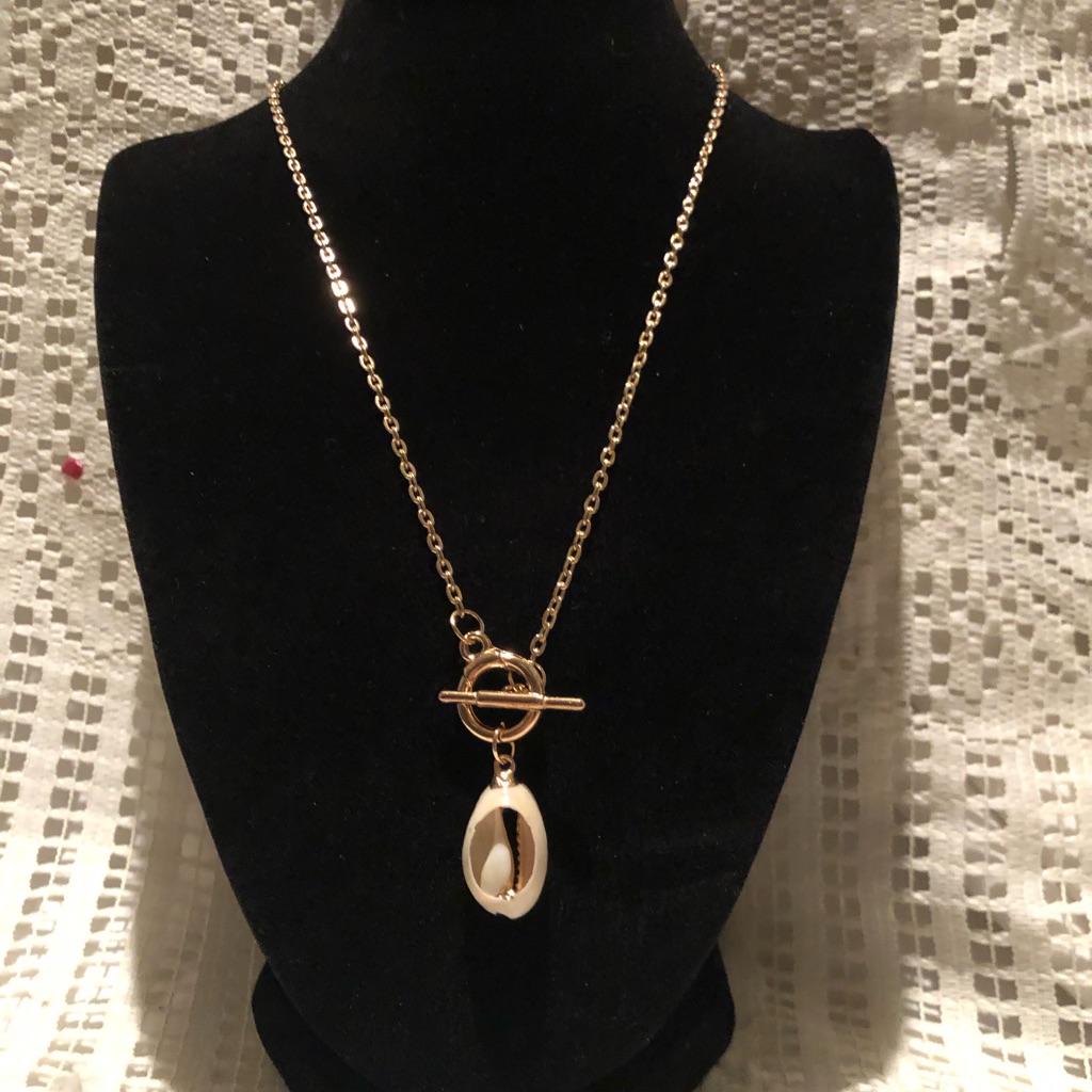 Single Shell Necklace